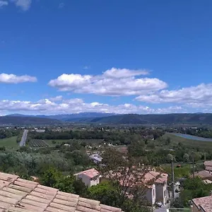 https://appartement-plein-sud-au-pied-du-luberon.fr-provencehotel.com